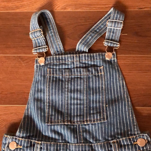 GIRLS - DKNY Stripe Short Overalls - Size 10 - Picture 3 of 9